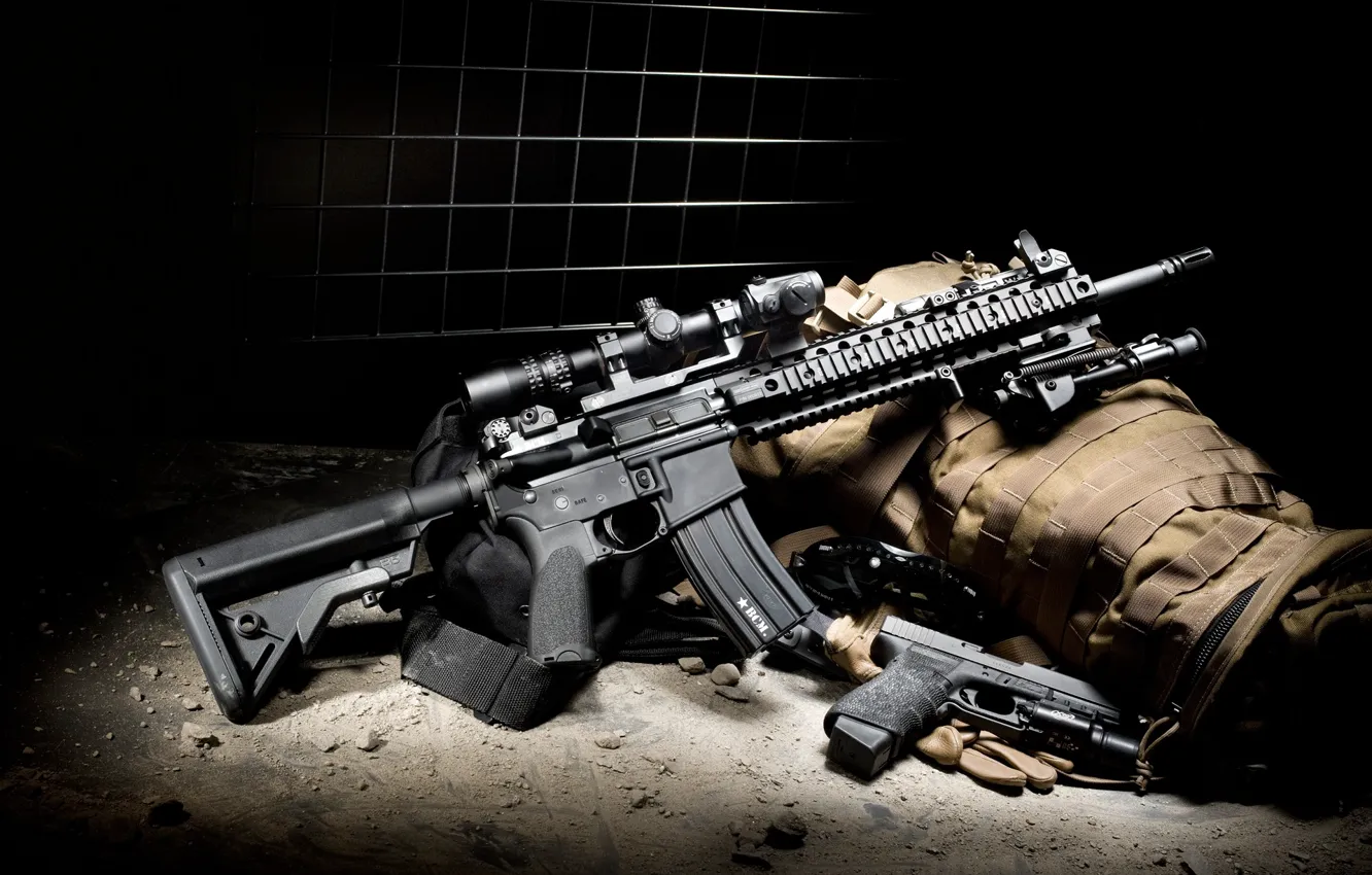 Фото обои пистолет, полумрак, BCM, штурмовая винтовка, комплект