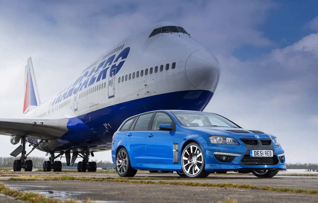 Фото обои Синий, Самолет, Машина, Boeing, Vauxhall, VXR8, 747, Универсал