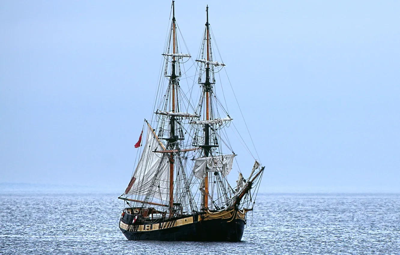 Фото обои море, парусник, дымка