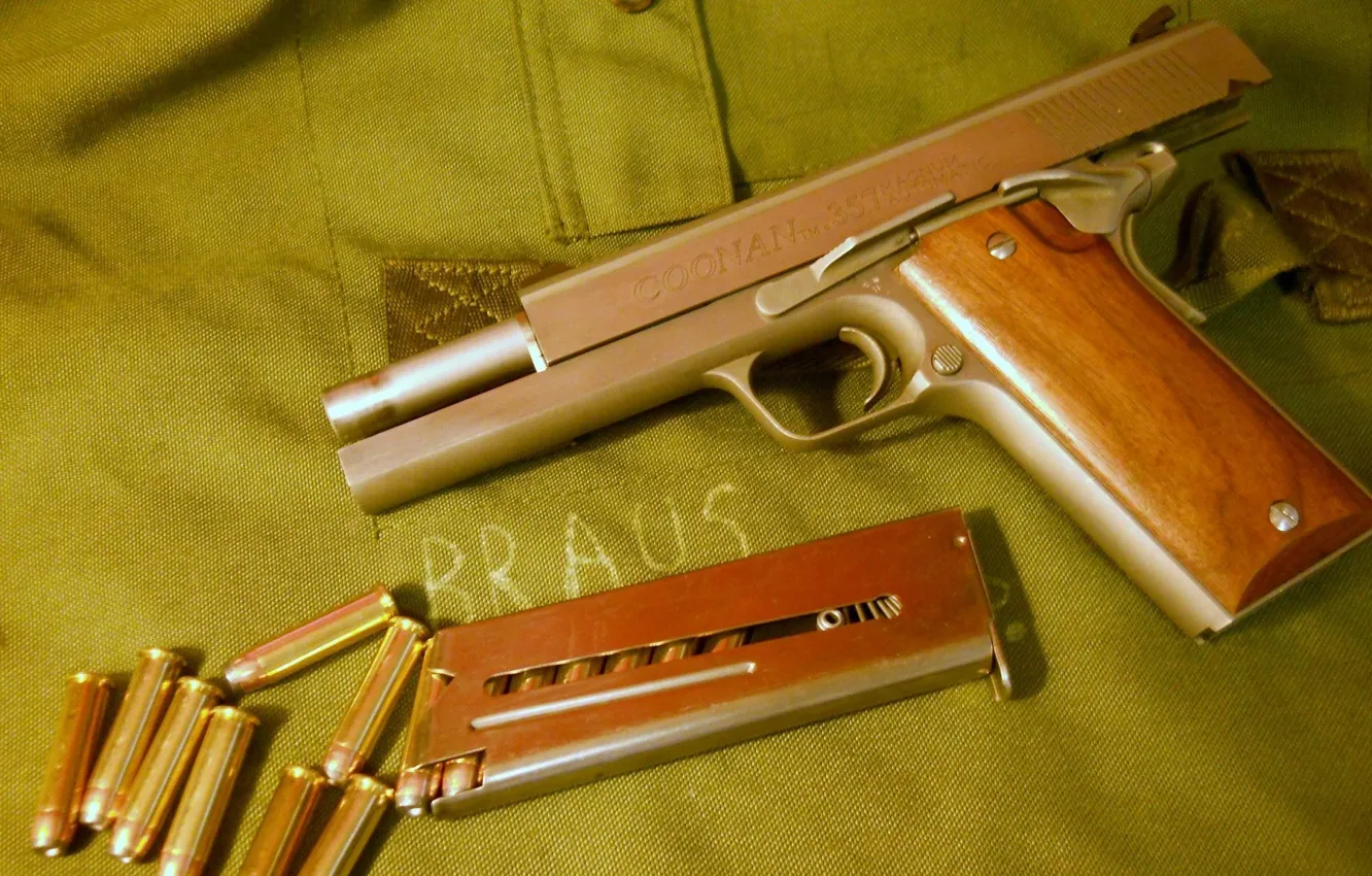 Фото обои пистолет, патроны, полуавтоматический, Coonan, 357 Magnum