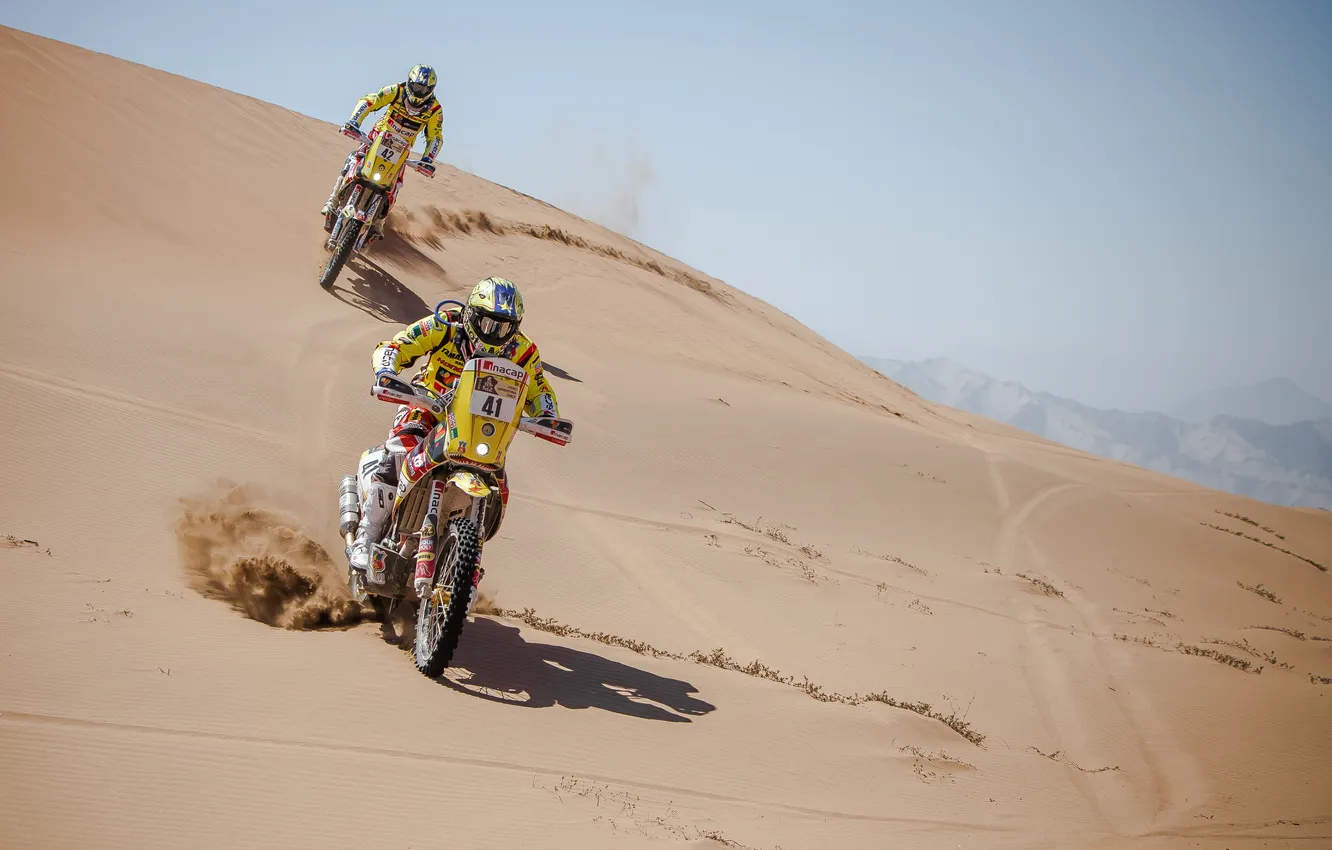 Фото обои Желтый, Мотоцикл, Жара, два, Rally, Dakar