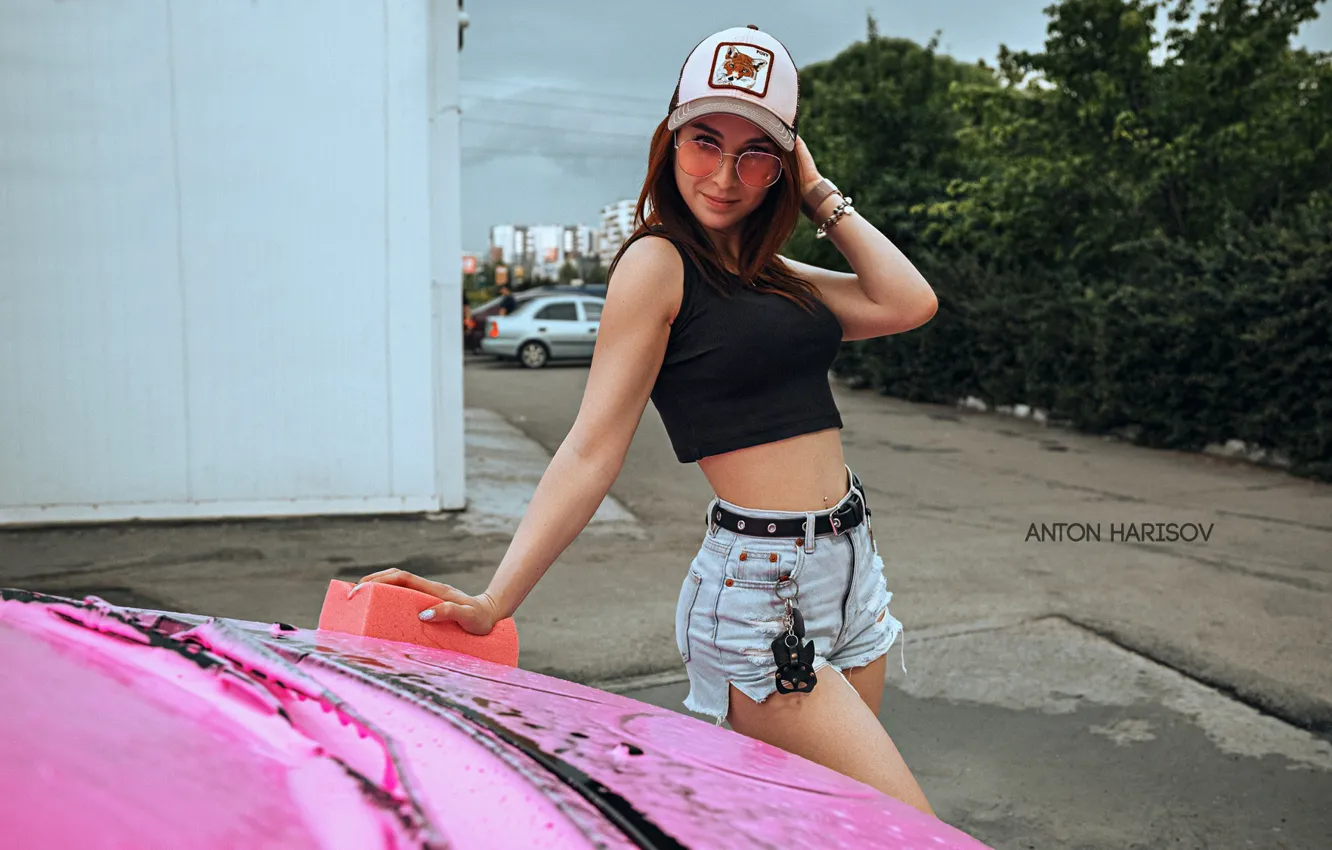 Фото обои model, Kia, women, redhead, vehicle, sunglasses, pierced navel, jean shorts