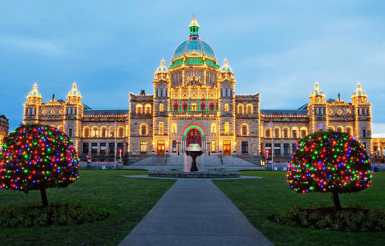 Фото обои здание, Виктория, Новый Год, Канада, Рождество, парламент, Рождественские огни