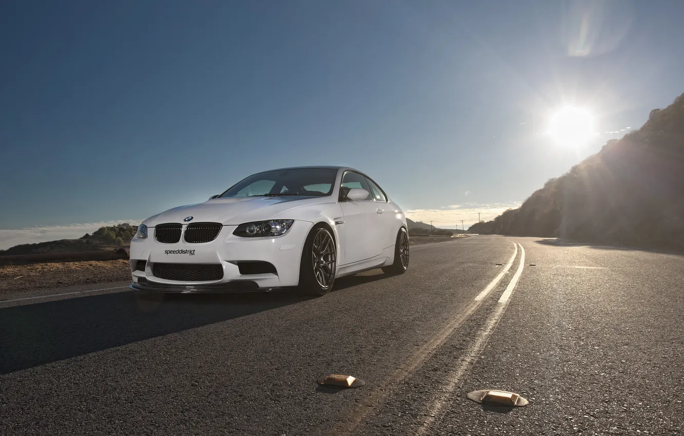 Фото обои белый, солнце, бмв, BMW, передок, e92