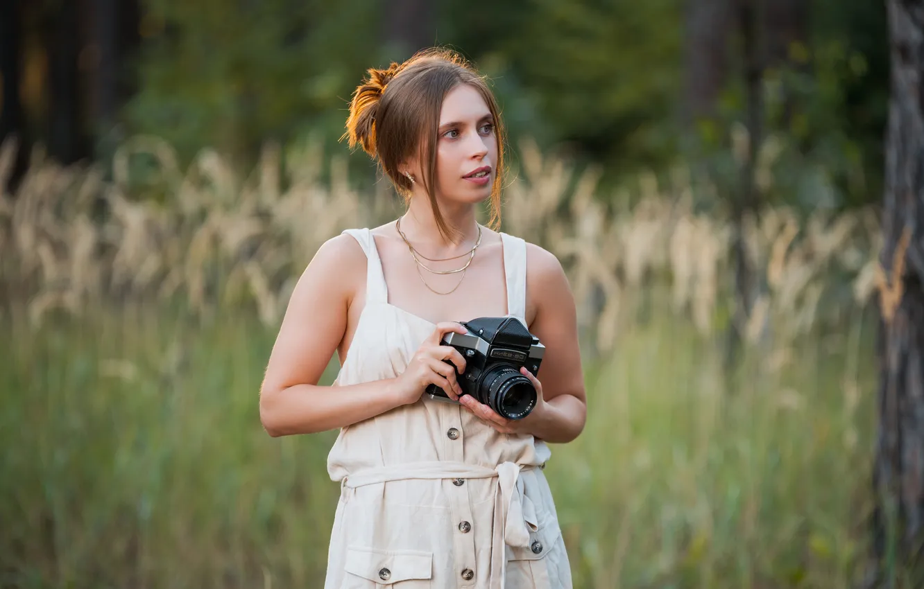 Фото обои nature, camera, model, brunette, cute, necklace, outdoor, Aristeia