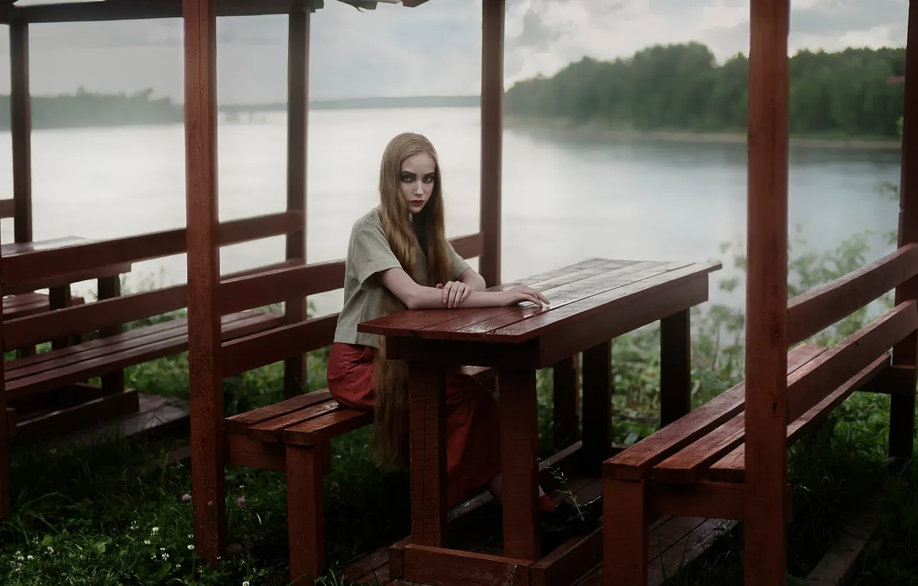 Фото обои река, стол, модель, прелесть, скамья, Tatiana Mercalova, Женя Букша
