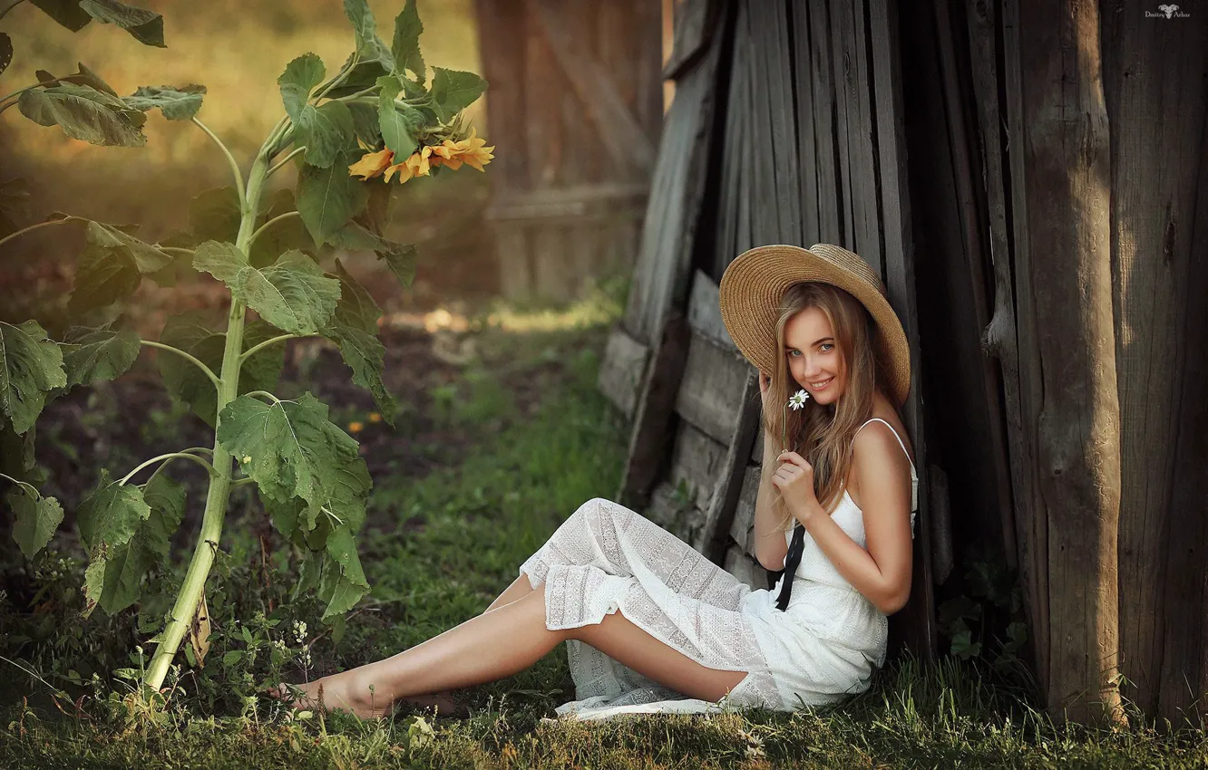 Фото обои взгляд, девушка, улыбка, настроение, подсолнух, шляпа, Dmitry Arhar, Дмитрий Архар