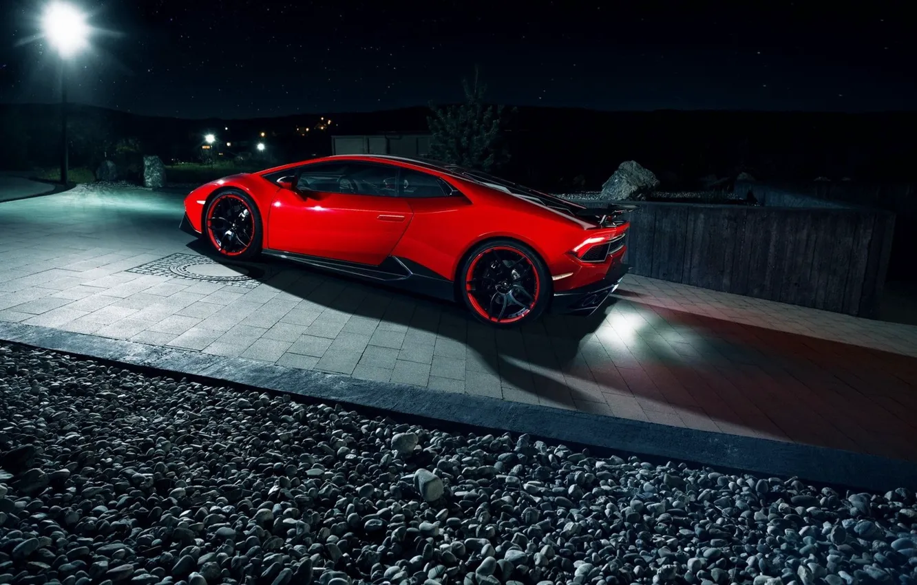 Фото обои ночь, Lamborghini, Ламборджини, вид сбоку, тротуарная плитка, Novitec, спортивный автомобиль, Lamborghini Huracan