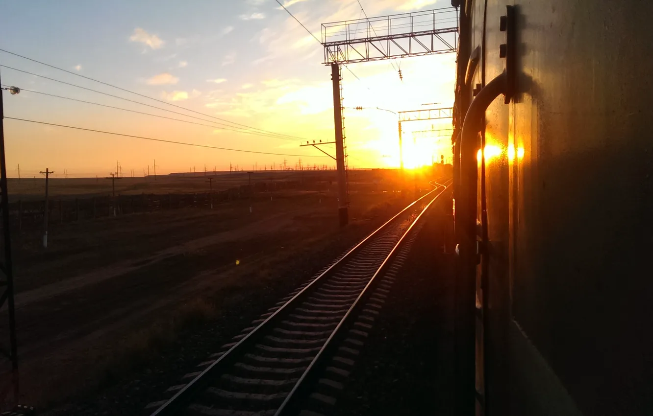 Фото обои закат, поезд, станция
