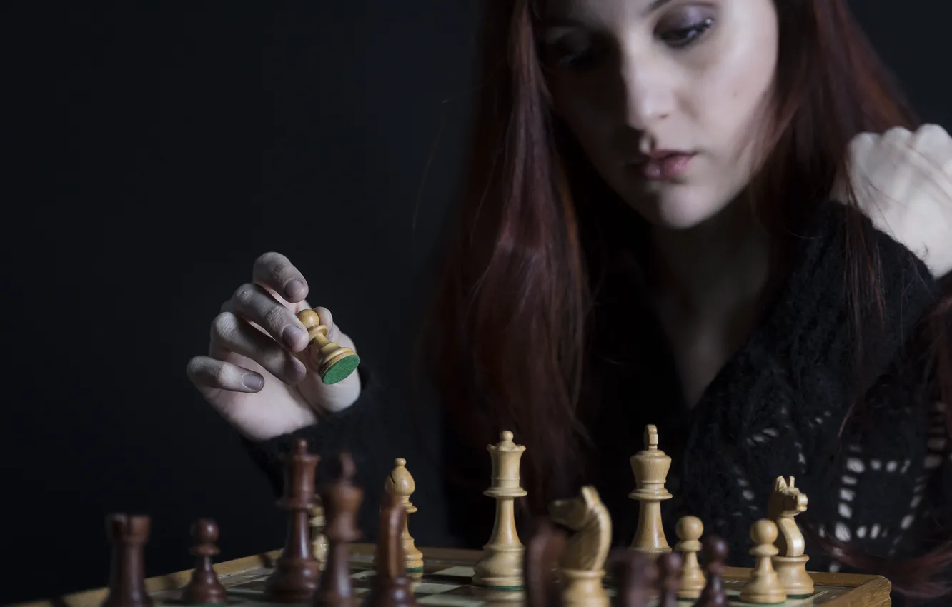 Фото обои девушка, игра, шахматы