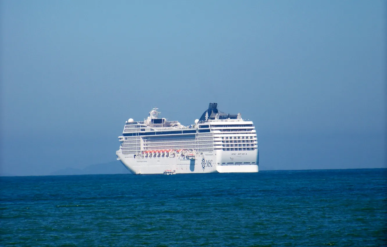 Фото обои Brazil, Cruise Ship, Ubatuba, MSC Musica