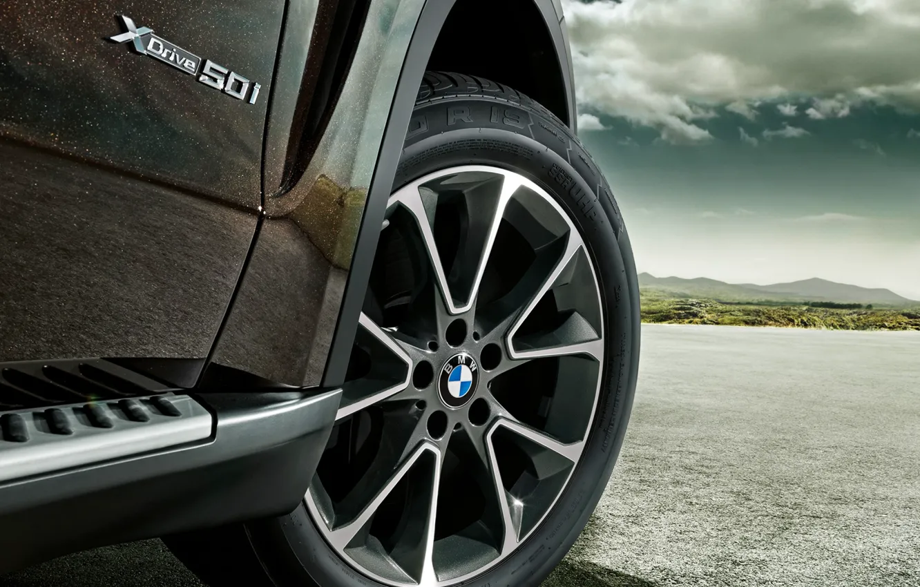 Фото обои BMW, внедорожник, диск, спицы, М-пакет