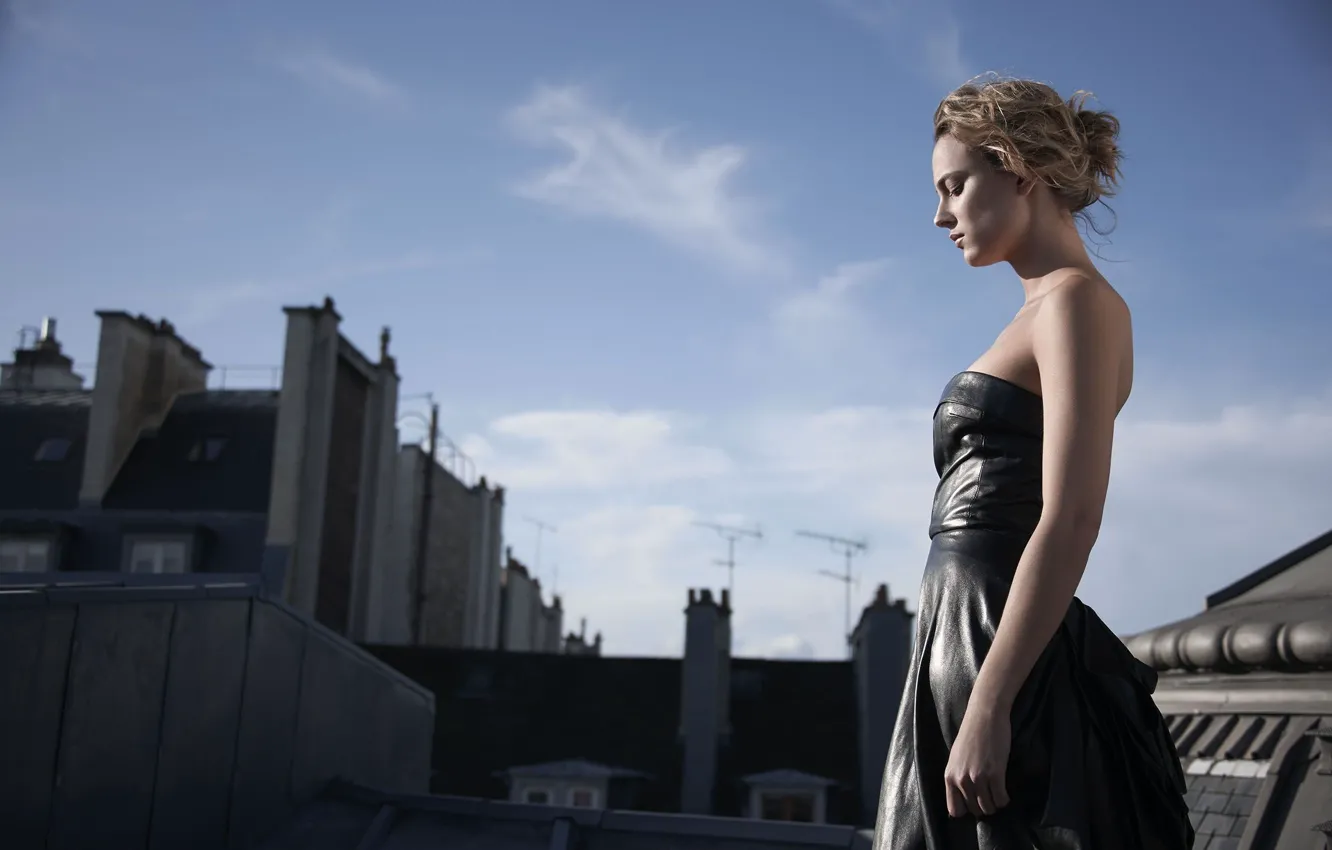 Фото обои крыша, небо, фигура, профиль, Nora Arnezeder, Нора Арнезедер