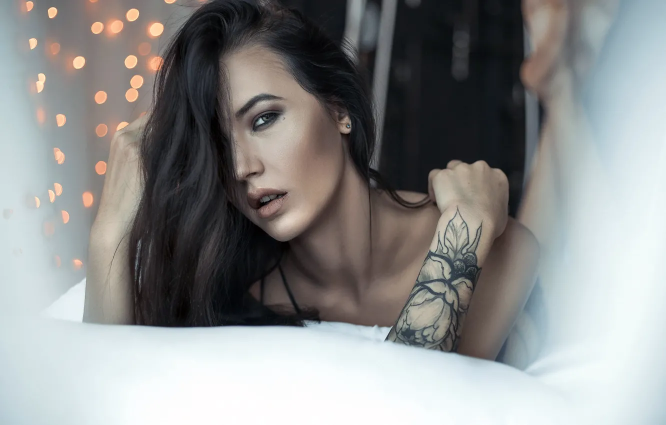 Фото обои girl, Model, long hair, photo, tattoo, lips, face, brunette