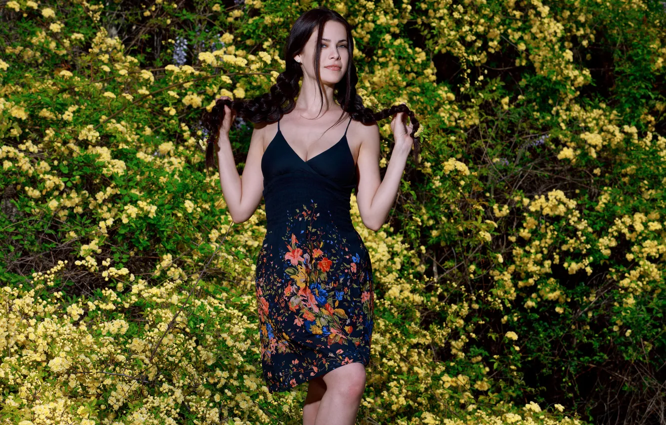 Фото обои Model, Martina Mink, Summer Dress, Woman Outside