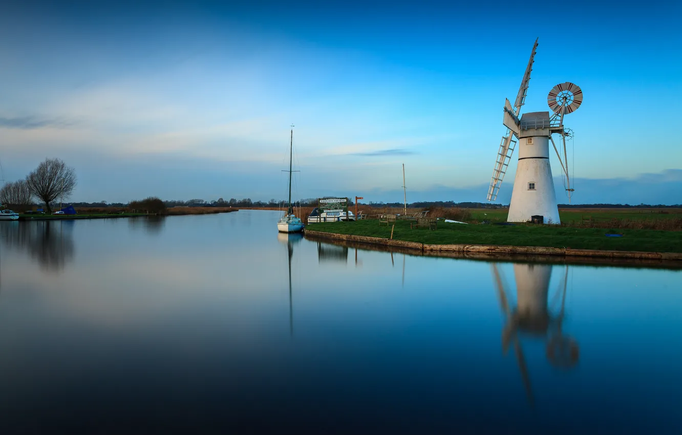 Фото обои небо, лодка, яхта, канал, ветряная мельница