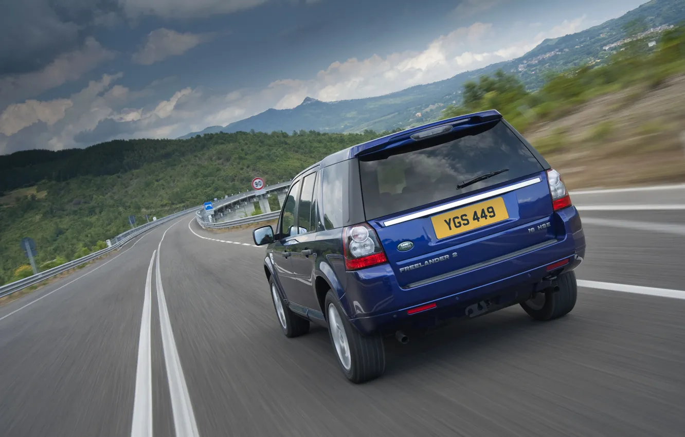 Фото обои Land Rover, вид сзади, 2011, кроссовер, Freelander, SUV, Freelander 2, LR2