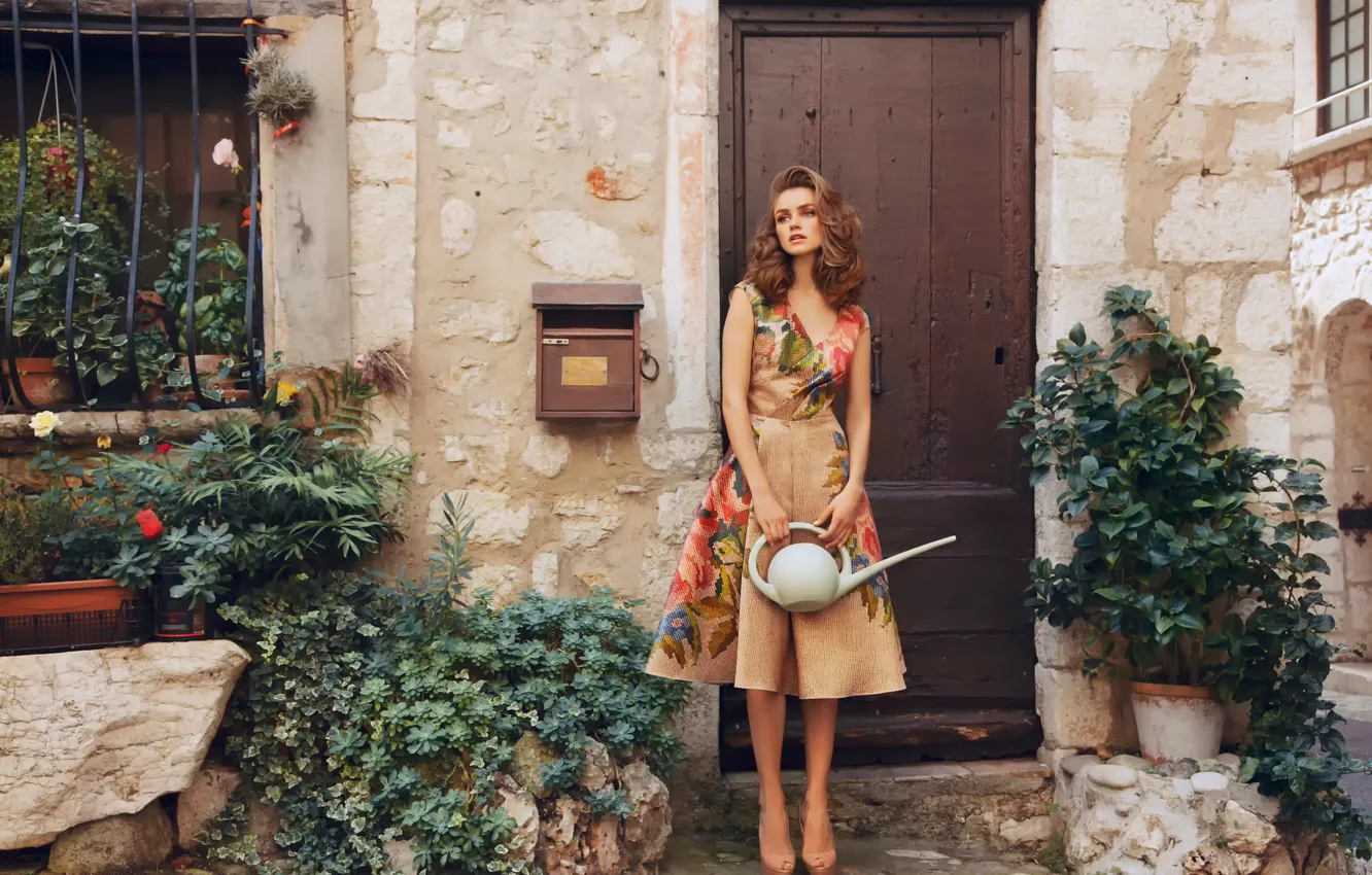 Фото обои платье, деревня, лейка, vintage, retro style, farmer girl