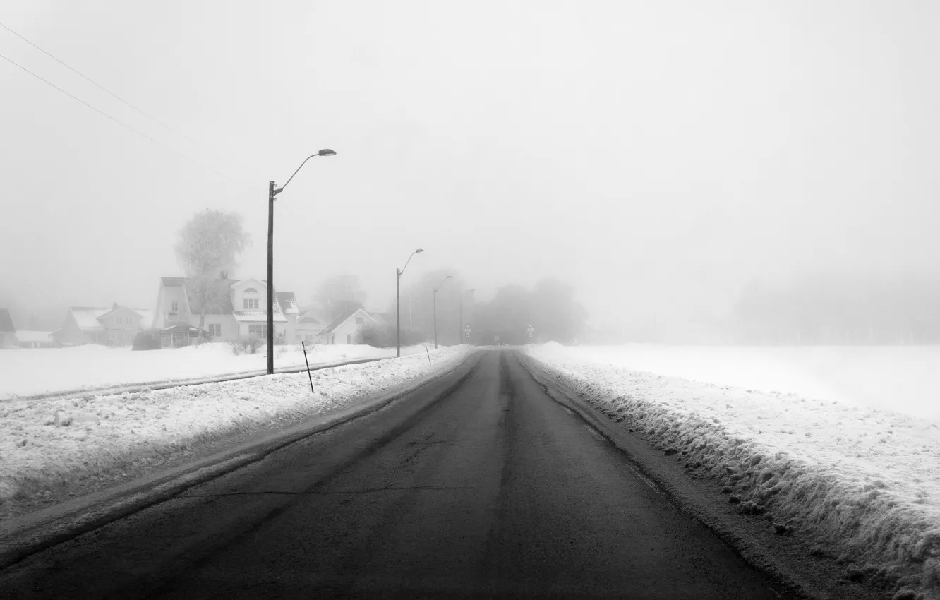 Фото обои misty, road, winter, houses, signs, foggy, power line, lamp posts