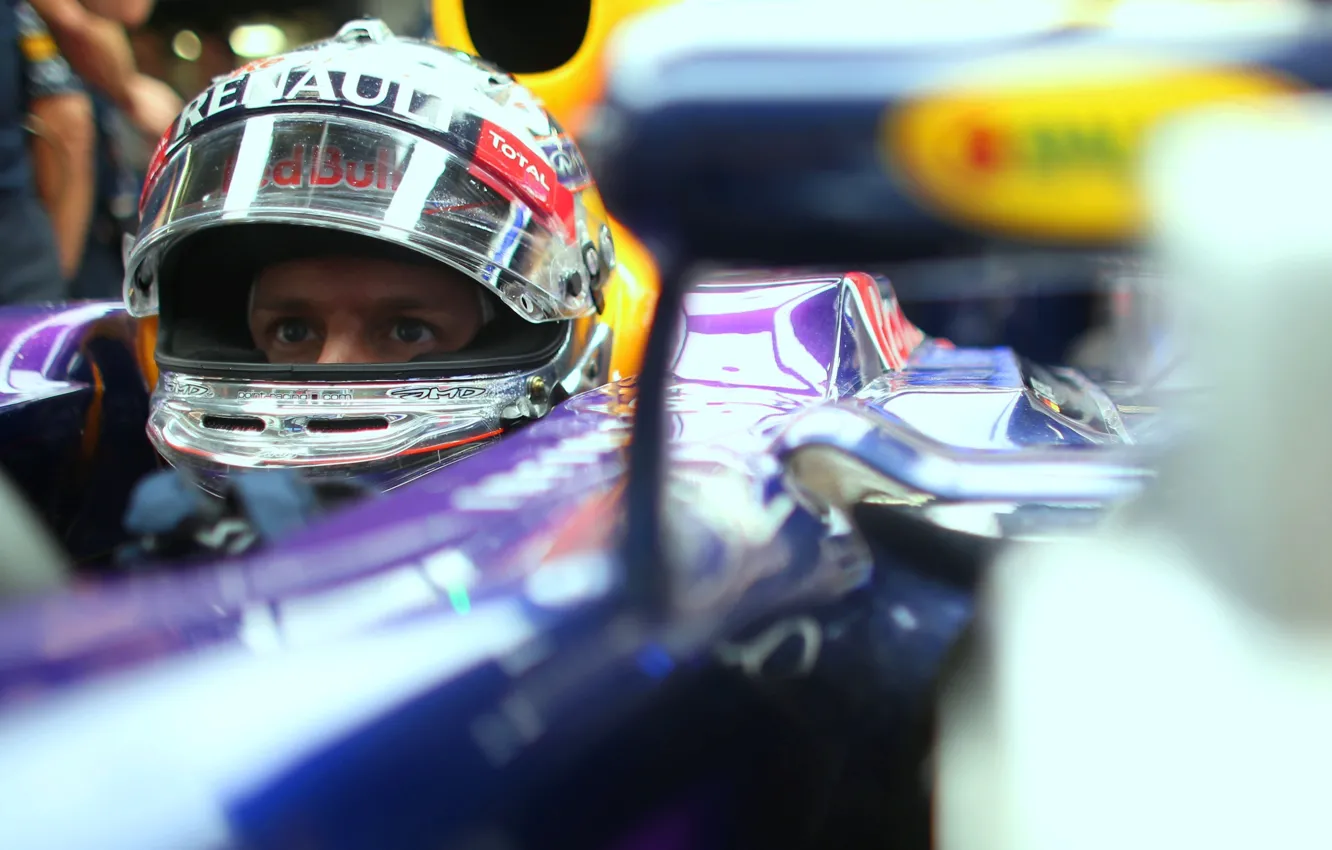 Фото обои взгляд, обои, формула 1, wallpaper, болид, Formula 1, Red Bull, Vettel