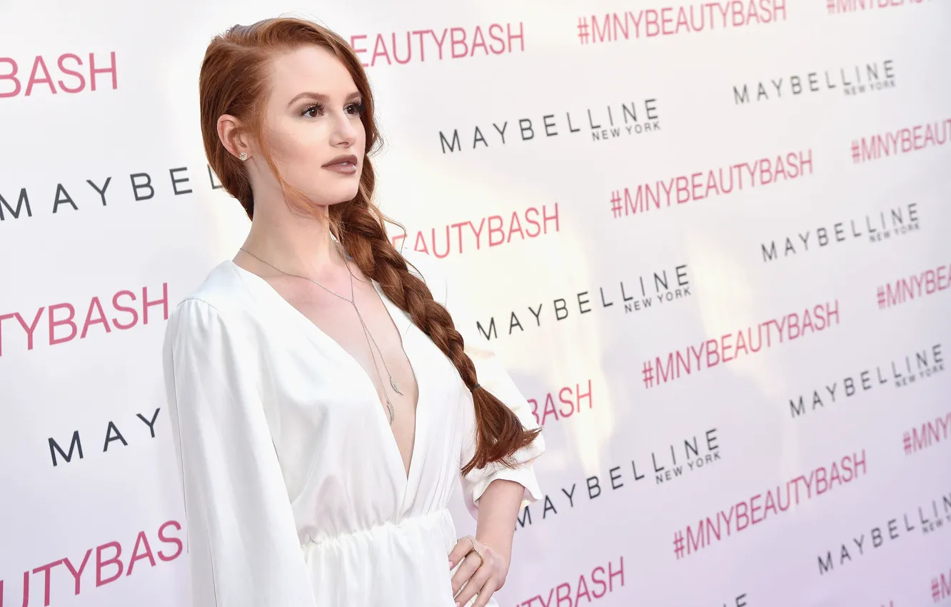 Фото обои поза, актриса, рыжая, Madelaine Petsch