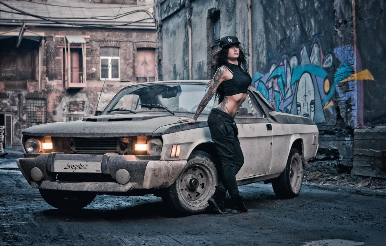 Фото обои девушка, грязь, тату, кепка, hot, gaz, газ 24, baby