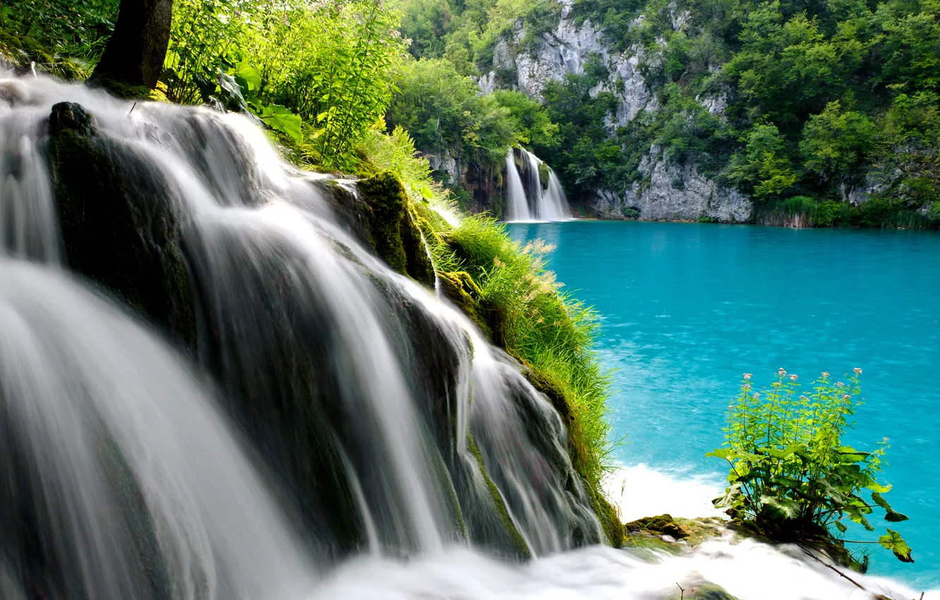 Фото обои озеро, камни, дерево, скалы, водопад, поток
