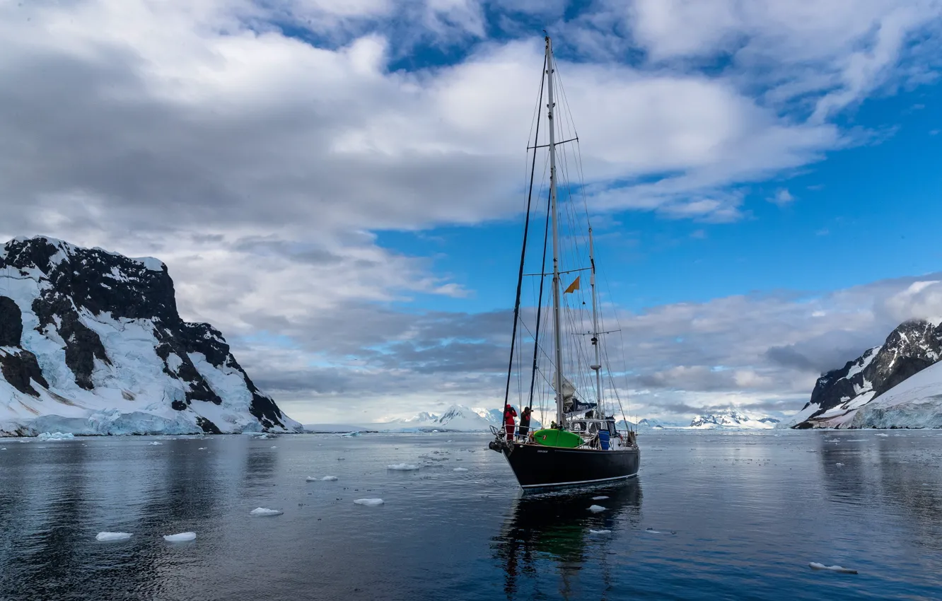 Фото обои море, снег, пейзаж, природа, скалы, лодка, яхта, Александр Лозицкий