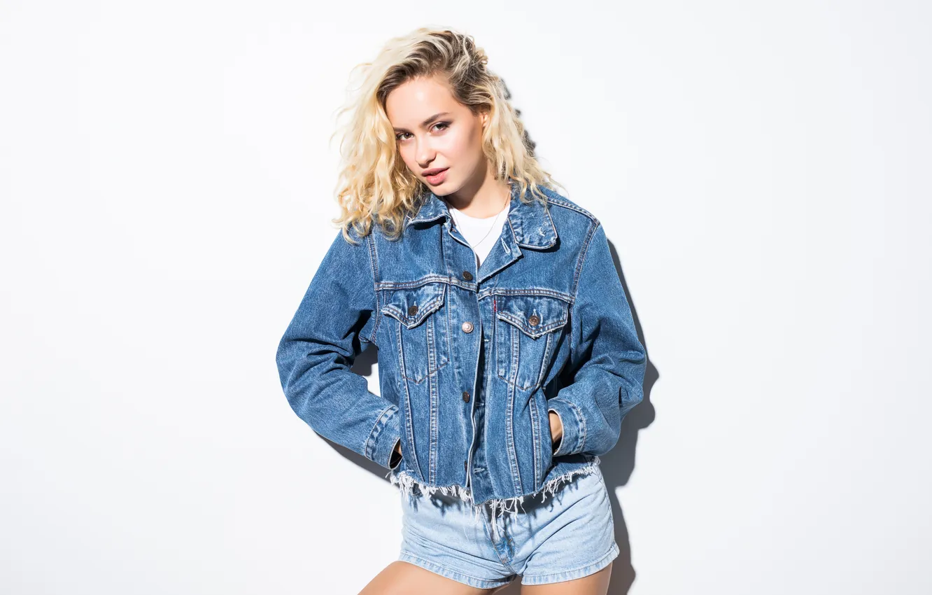 Фото обои shorts, woman, beautiful, blonde, cute, denim