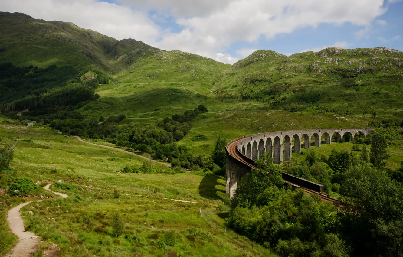 Фото обои зелень, лес, деревья, горы, сооружение, склон, Шотландия, железная дорога