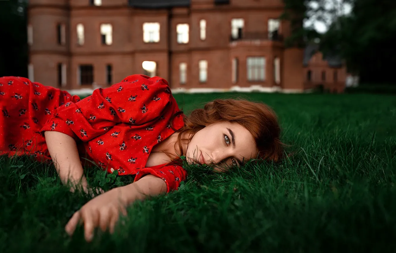 Фото обои grass, model, women, redhead, red dress, women outdoors