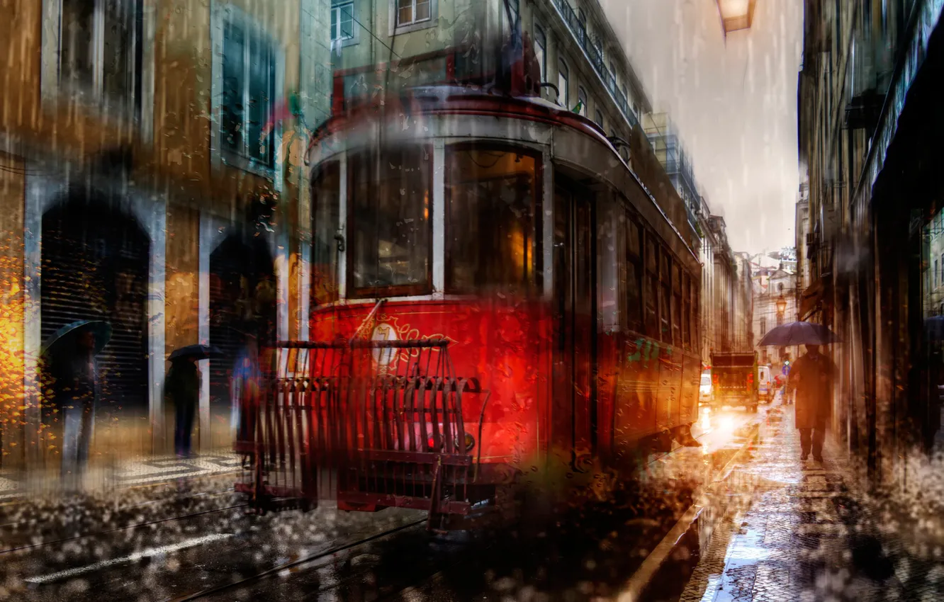 Фото обои дождь, улица, трамвай, Лиссабон