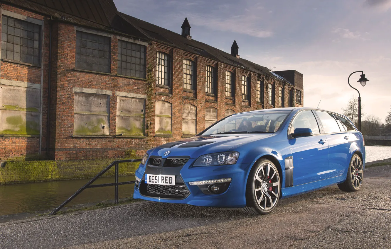 Фото обои машина, авто, синий, здания, Vauxhall, VXR8, передок, универсал