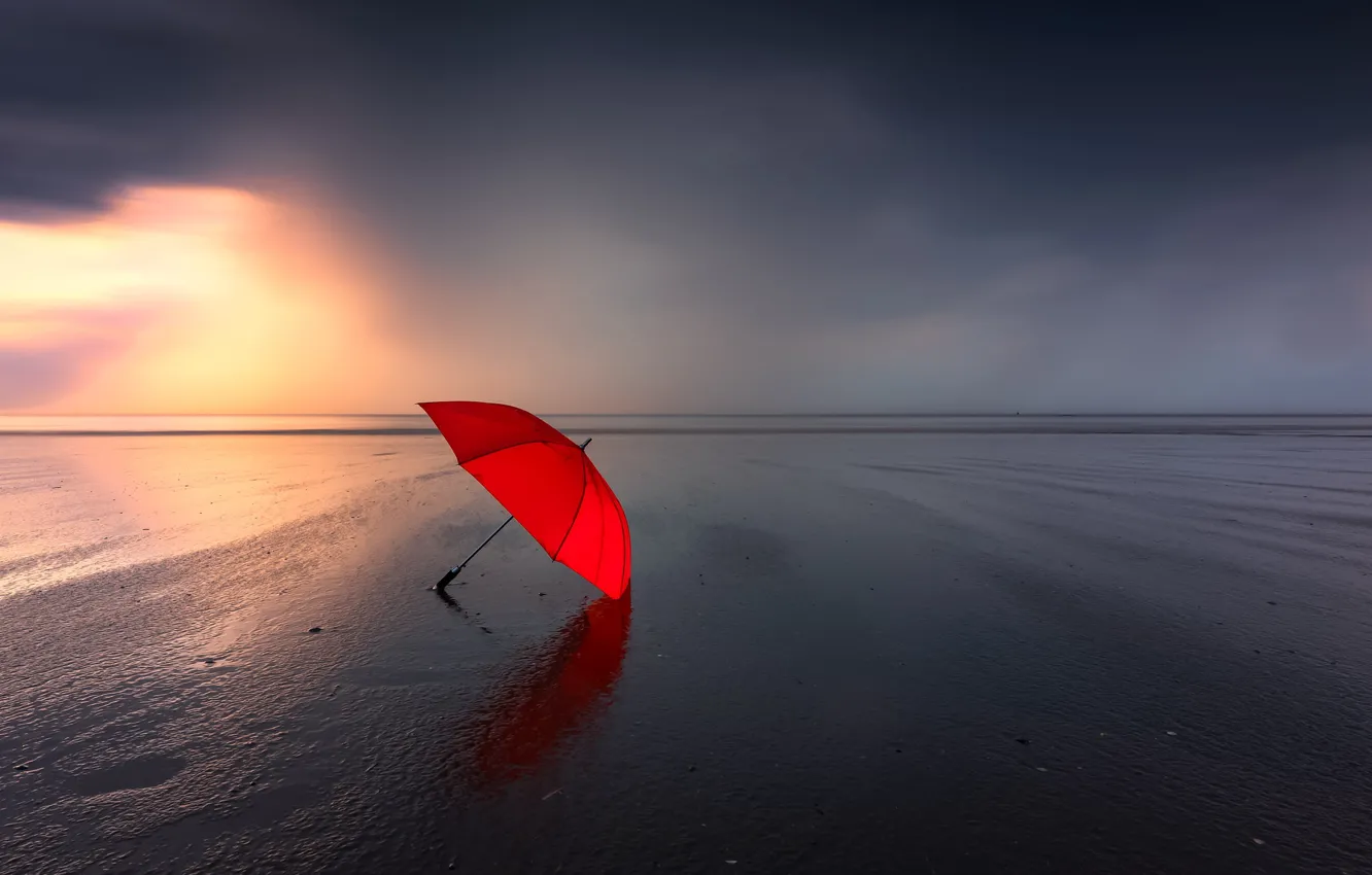 Фото обои море, берег, зонт