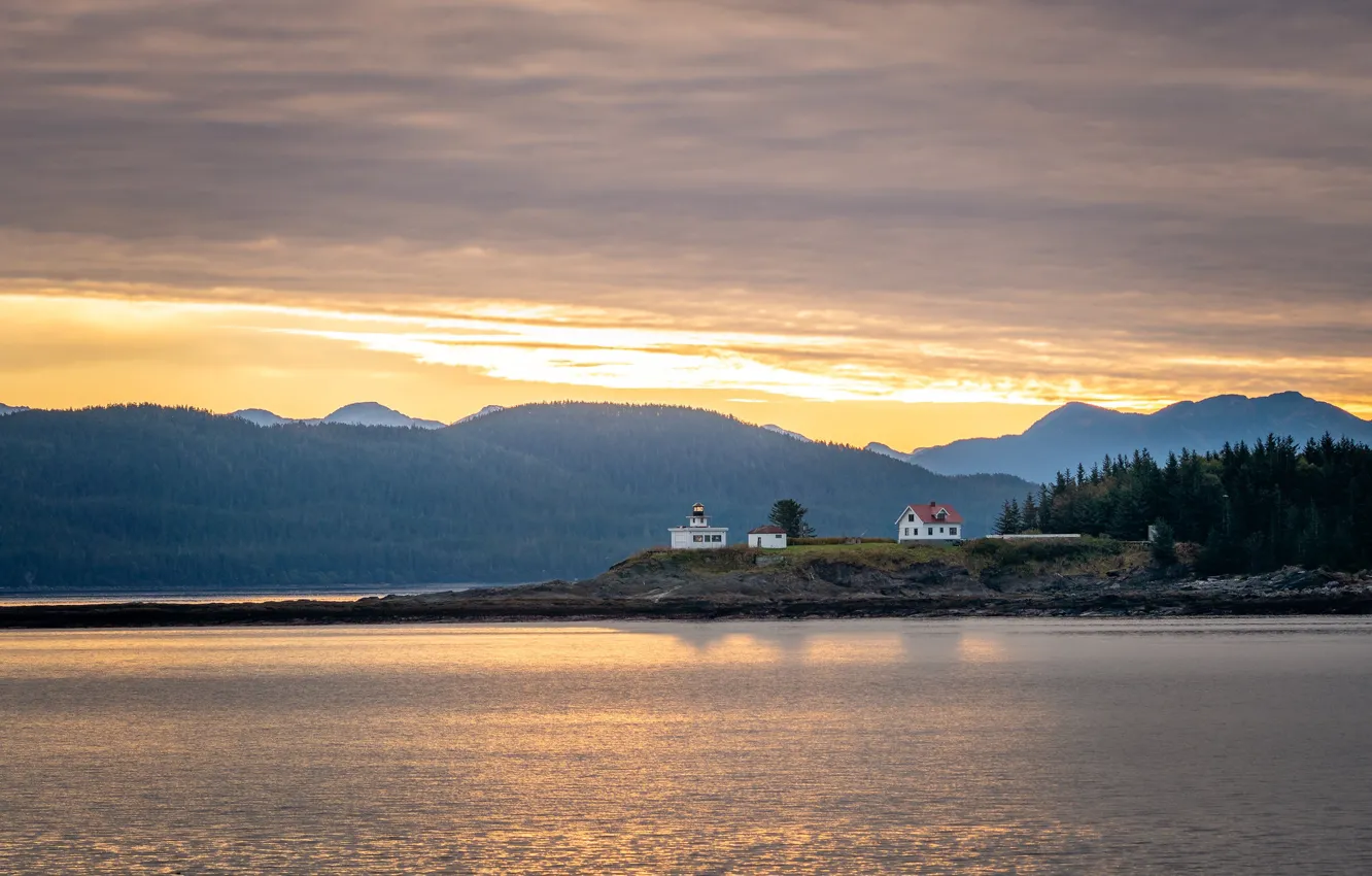 Фото обои лес, горы, берег, маяк, залив, домик, водоем