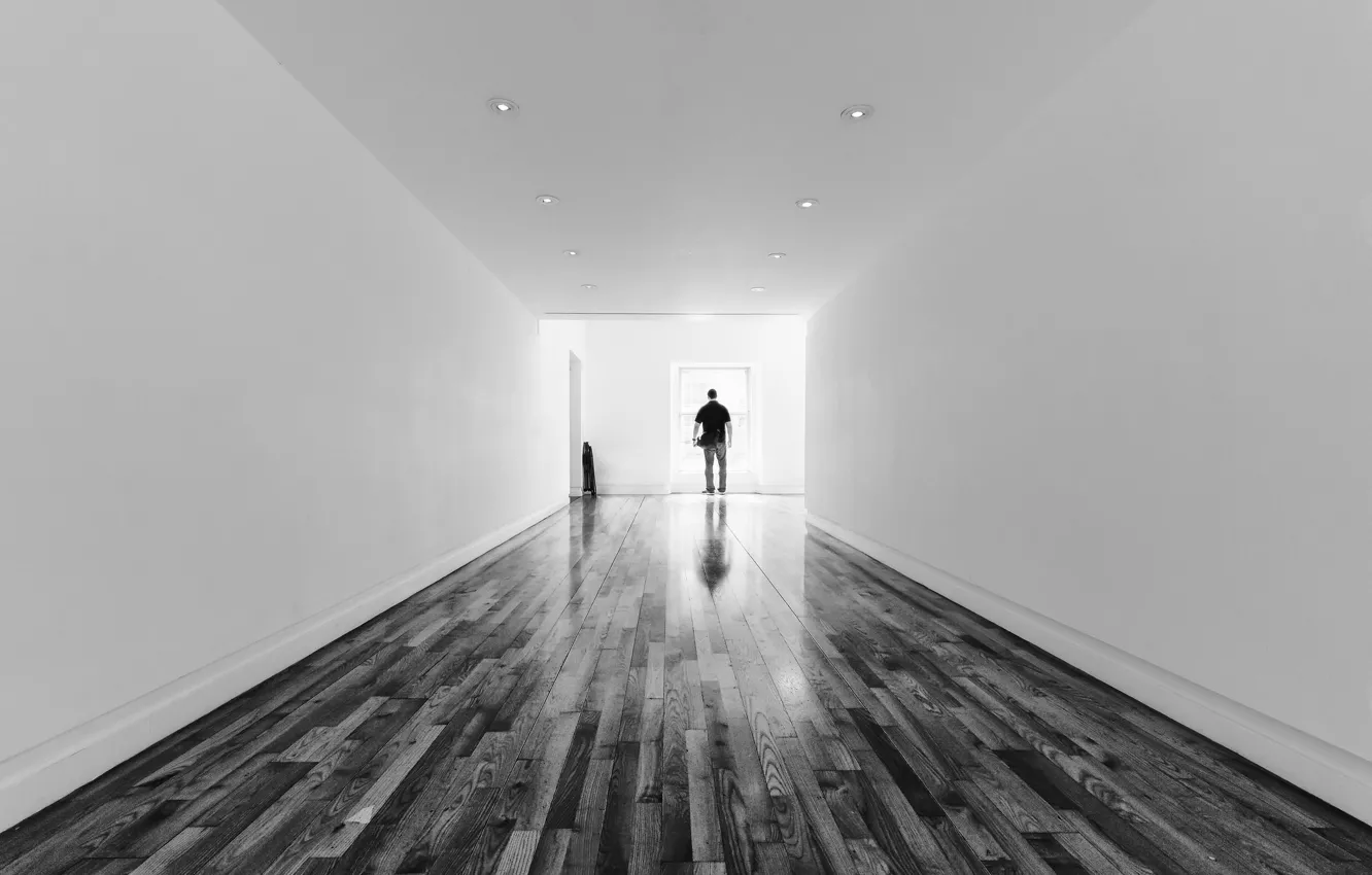 Фото обои спина, дверь, коридор, тени, мужчина
