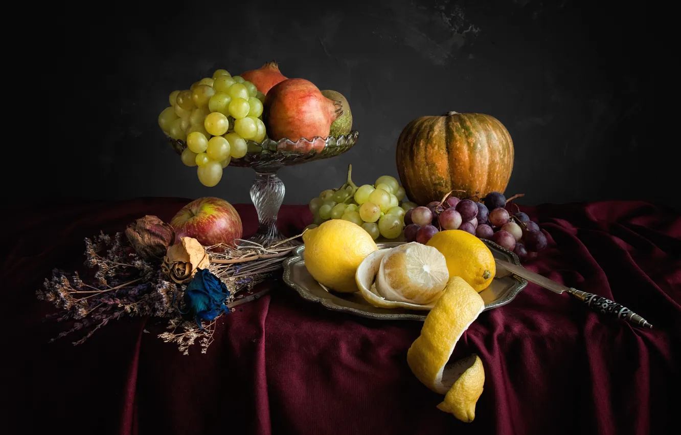 Фото обои лимон, яблоко, виноград, тыква, натюрморт, сухоцвет