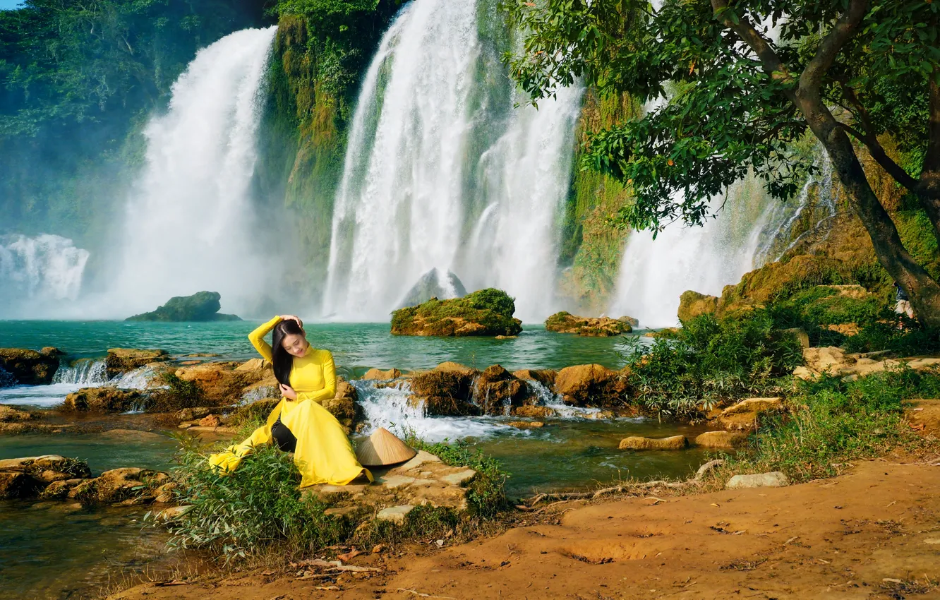 Фото обои девушка, природа, водопад, платье, восточная