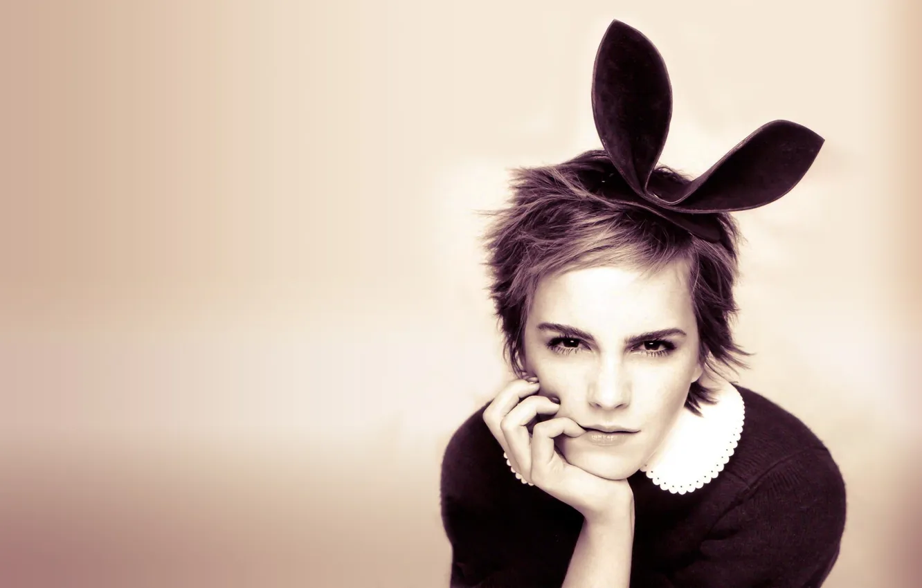 Фото обои Emma Watson, зайчик, ушки