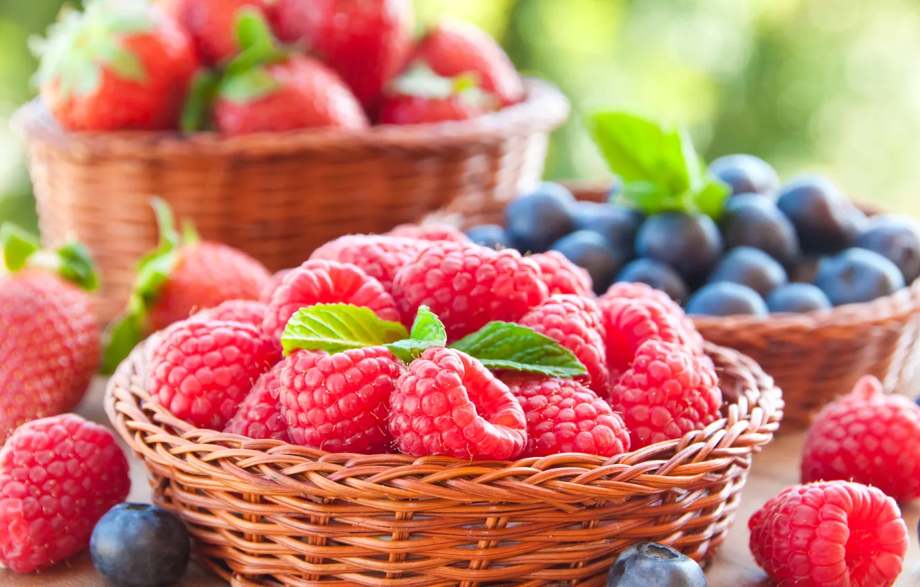 Фото обои ягоды, малина, черника, клубника, корзинка, fresh, berries