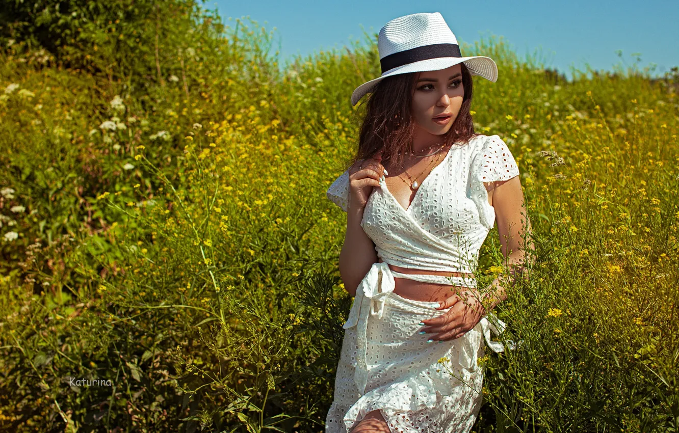 Фото обои sky, nature, flowers, model, women, brunette, plants, white hat
