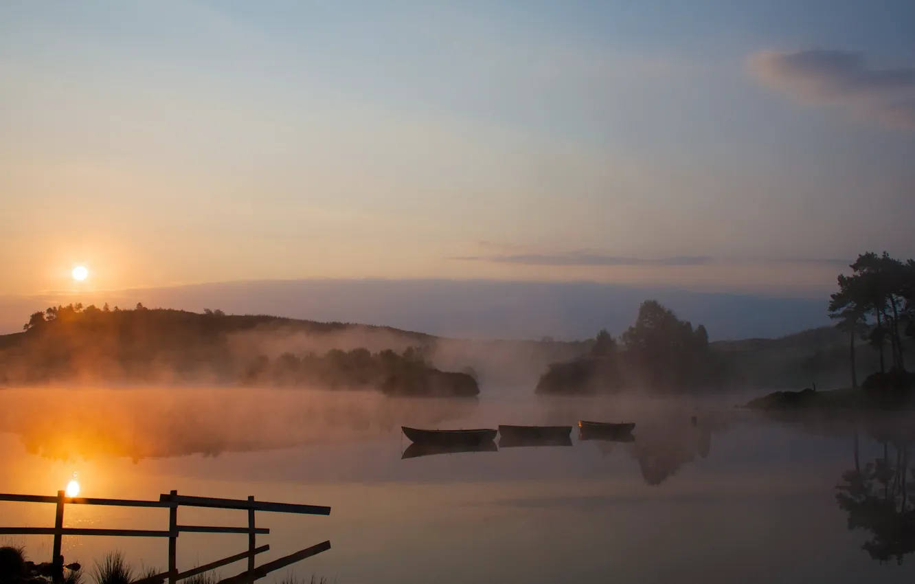 Фото обои туман, озеро, лодки, утро
