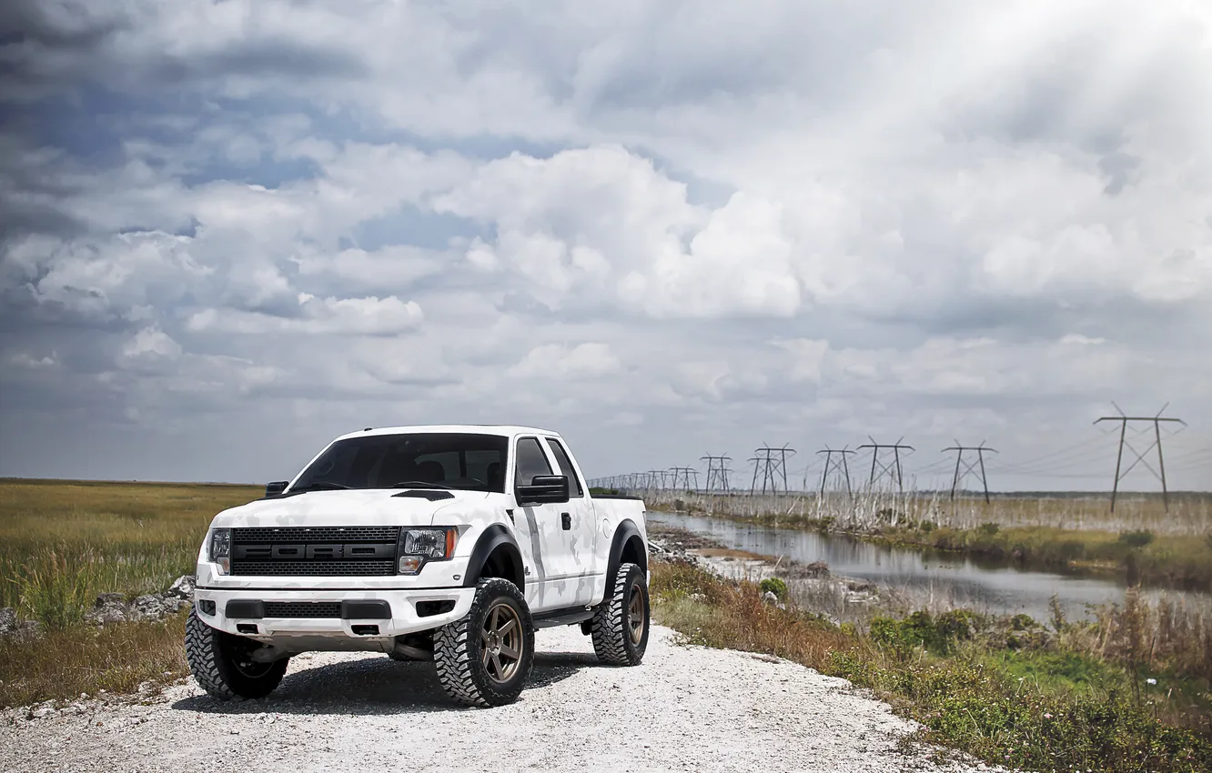 Фото обои белый, небо, облака, Ford, white, речка, форд, Raptor