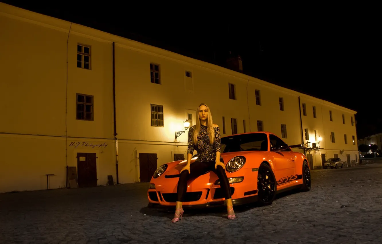 Фото обои взгляд, девушка, Девушки, Porsche, прическа, оранжевый авто
