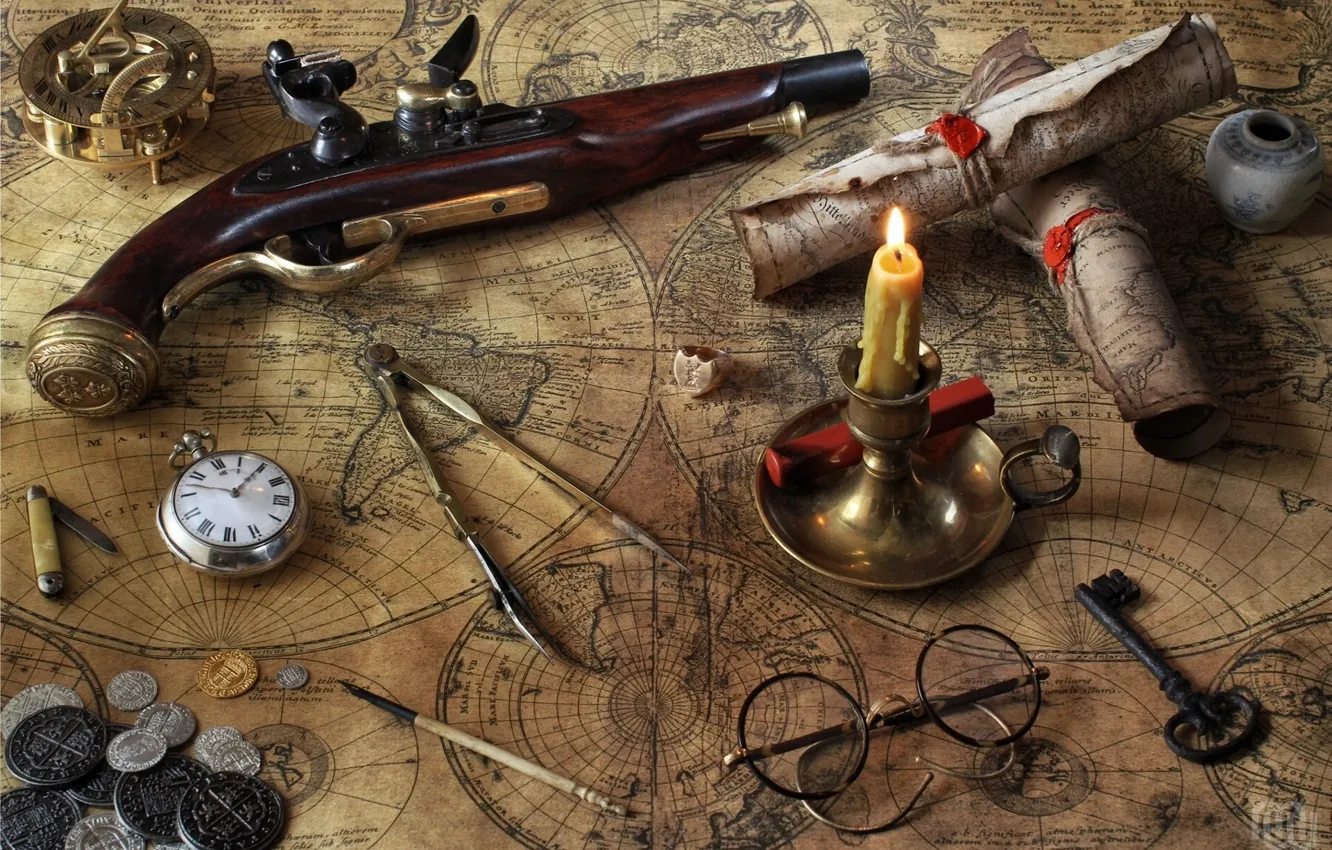 Фото обои карты, часы, свеча, ключ, очки, монеты, компас, циркуль