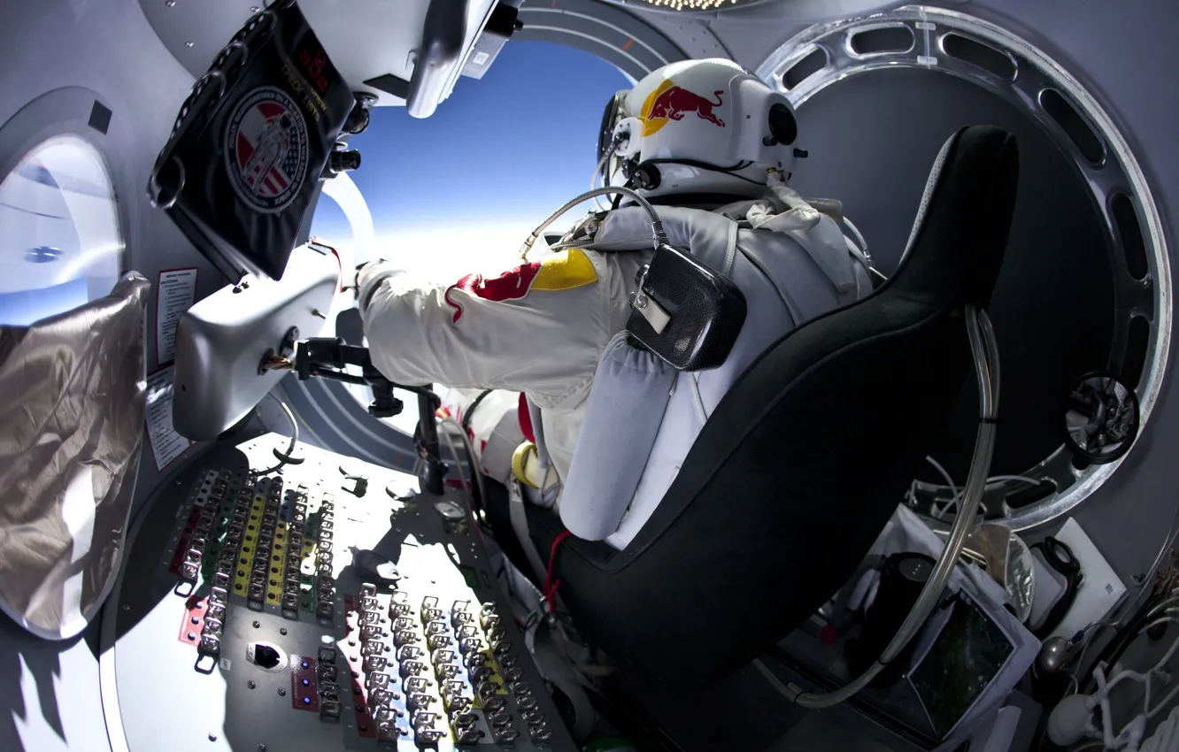 Фото обои прыжок, стратосфера, Red Bull, Stratos, Феликс Баумгартнер