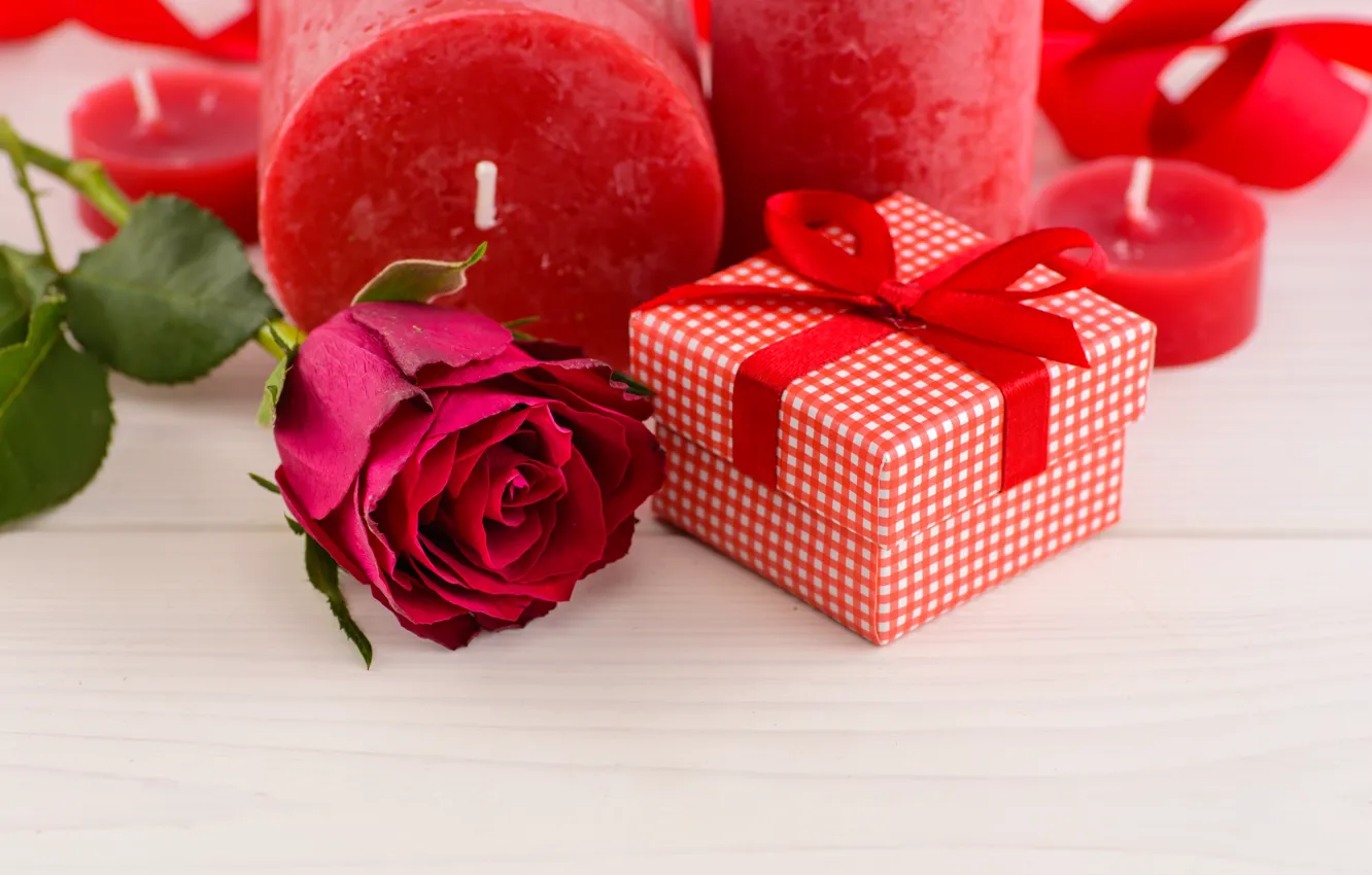 Фото обои любовь, красный, подарок, розы, свечи, red, love, flowers