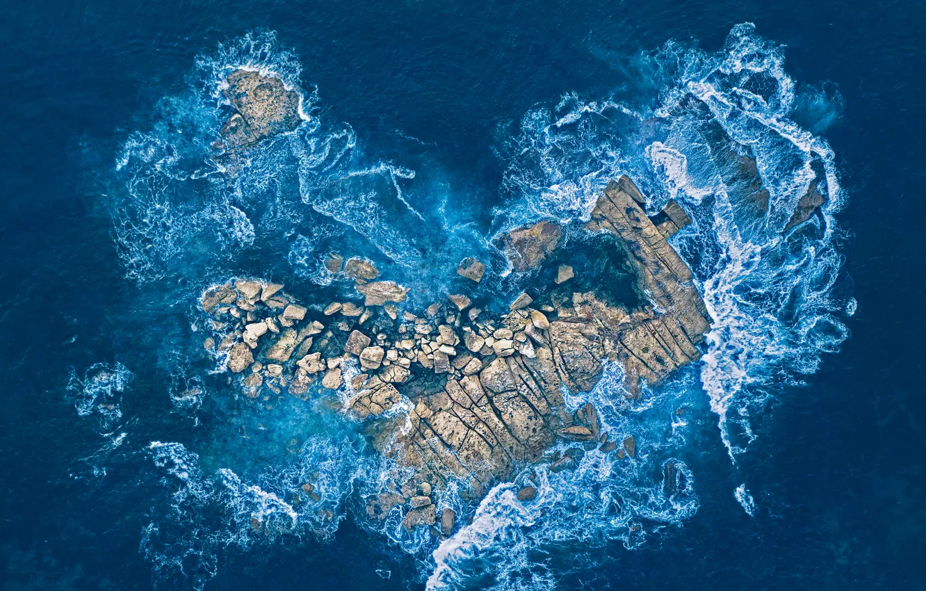 Фото обои waves, blue, island, aerial view, heart shape, seamtide