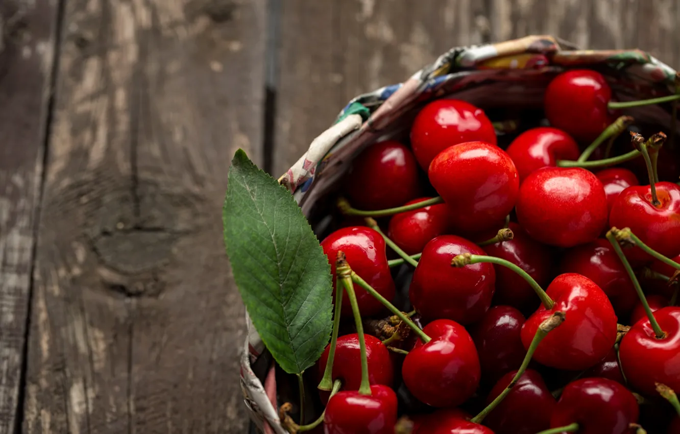 Фото обои ягоды, корзина, fresh, wood, черешня, cherry, berries