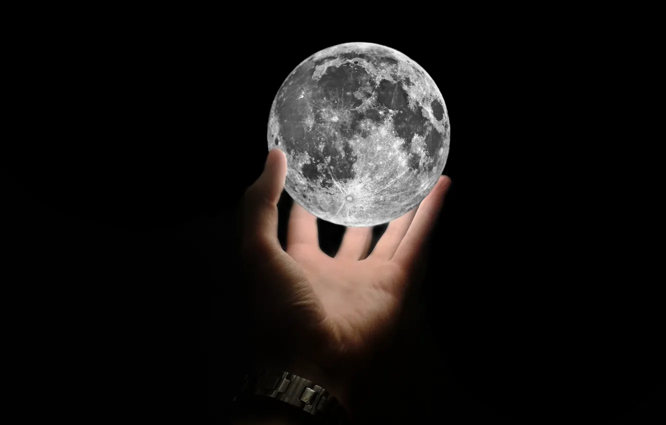 Фото обои фон, чёрный, widescreen, обои, рука, спутник, Луна, Moon